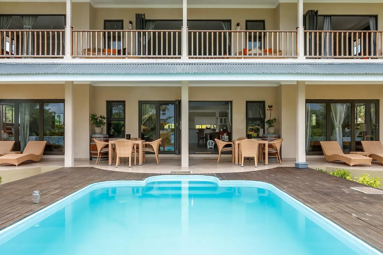 Surf Tropical Villa Seascape 塞尔夫岛